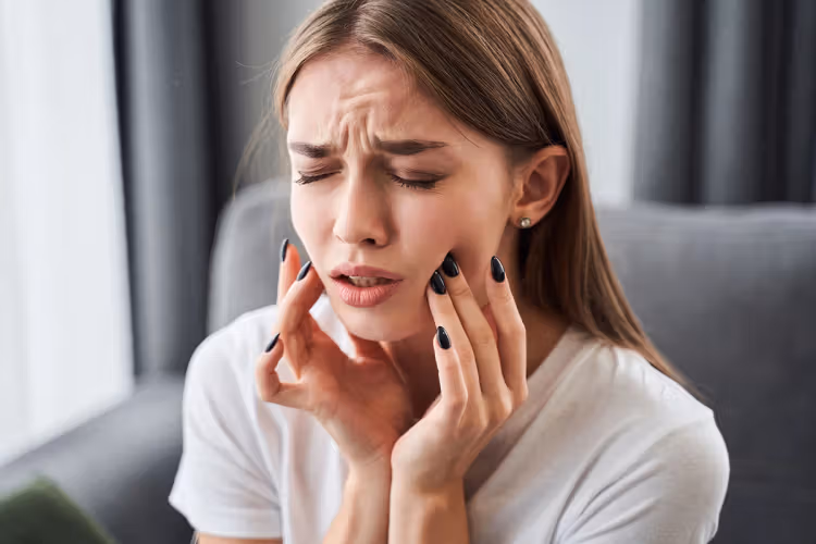 Why Does My Tooth Hurt When I Bite Down? A San Antonio Dentist Explains
